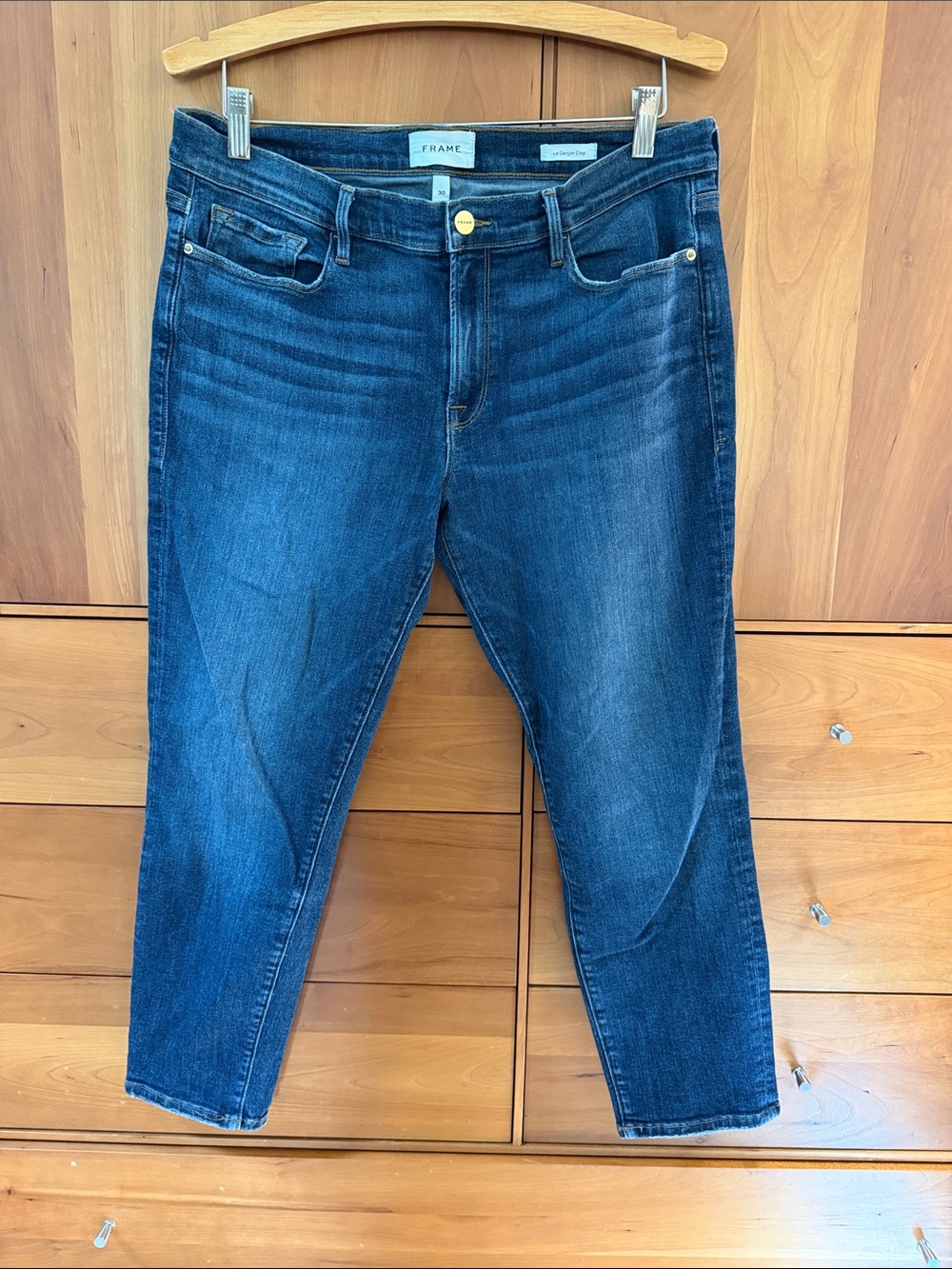 Frame Denim Cropped Skinny Jeans in Dark Blue Wash